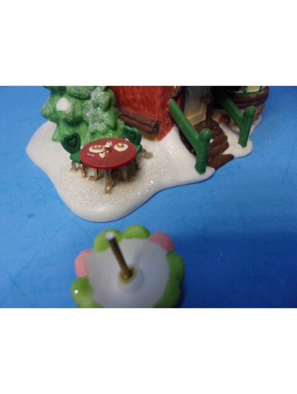 Dept 56 Mini Donut Shop North Pole Elf Land Series Village Lighted House IOB - Picture 8 of 8